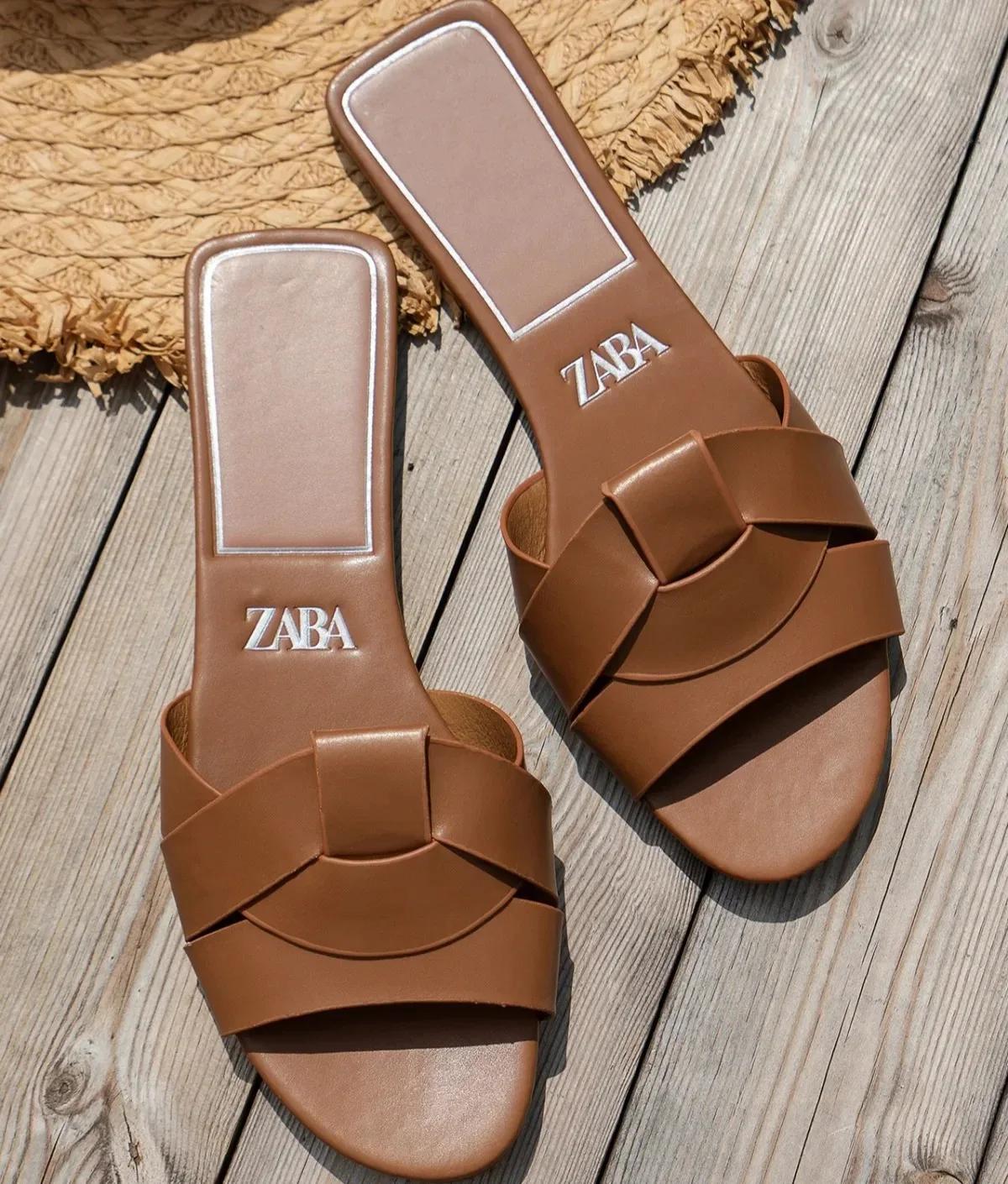 Nuevas sandalias de diseñador, zapatillas cómodas de tacón bajo, zapatos sexis con punta abierta, lujosos zapatos transpirables para playa al aire libre para mujer